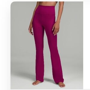 ✨ Lululemon Groove Super-High-Rise Flared Pant Nulu – Magenta Purple 💜
